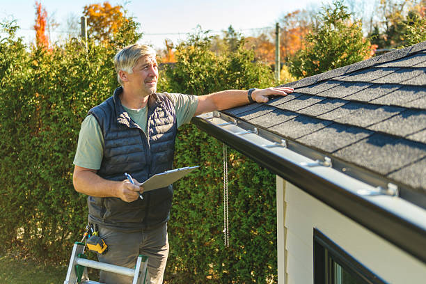 Professional Roofing technician working in Glendora, CA